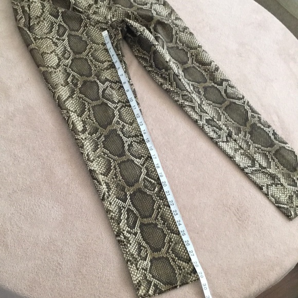 NWOT Michael Kors python print pant size 6 - Picture 3 of 6
